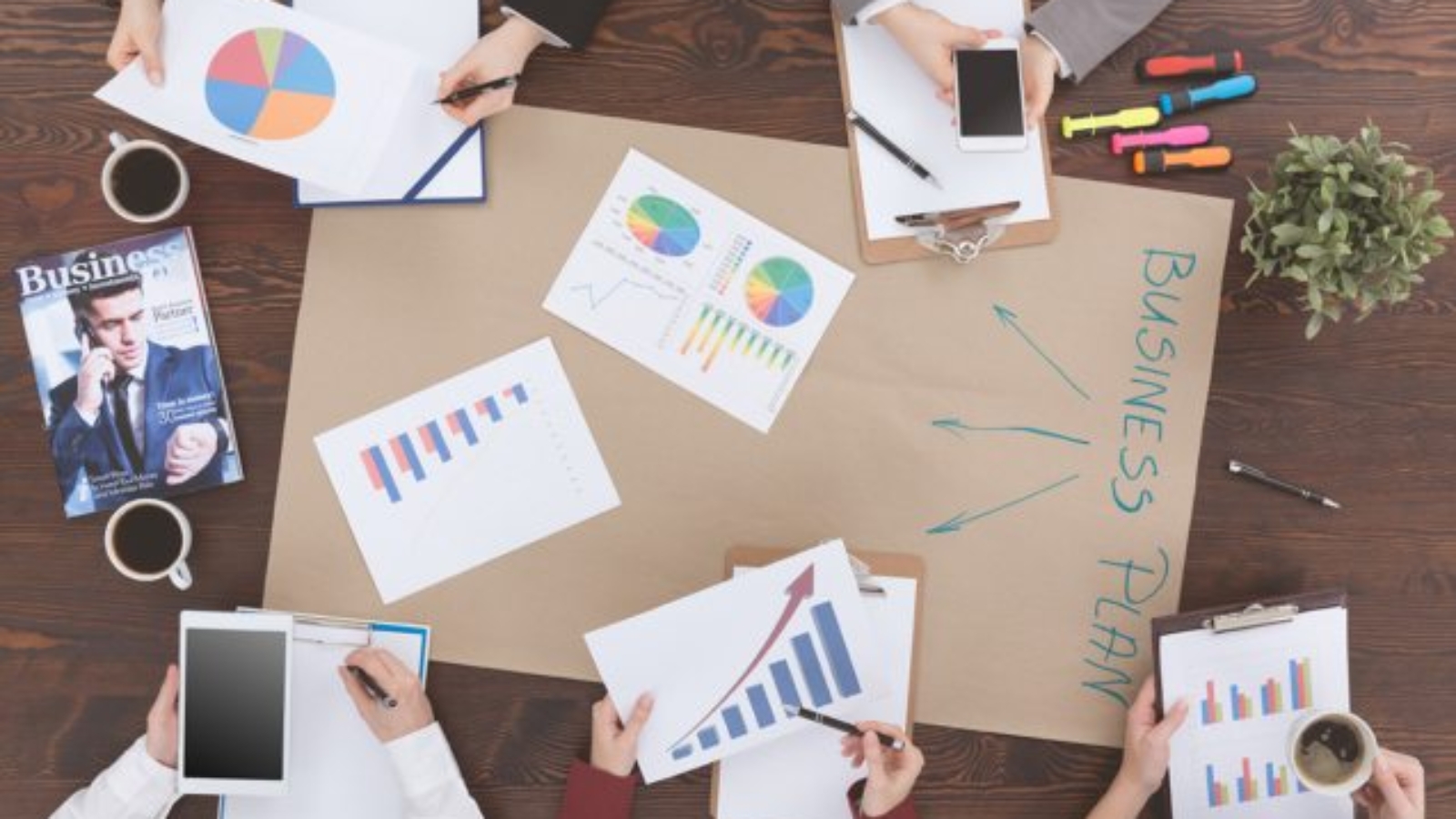 people-preparing-business-plan